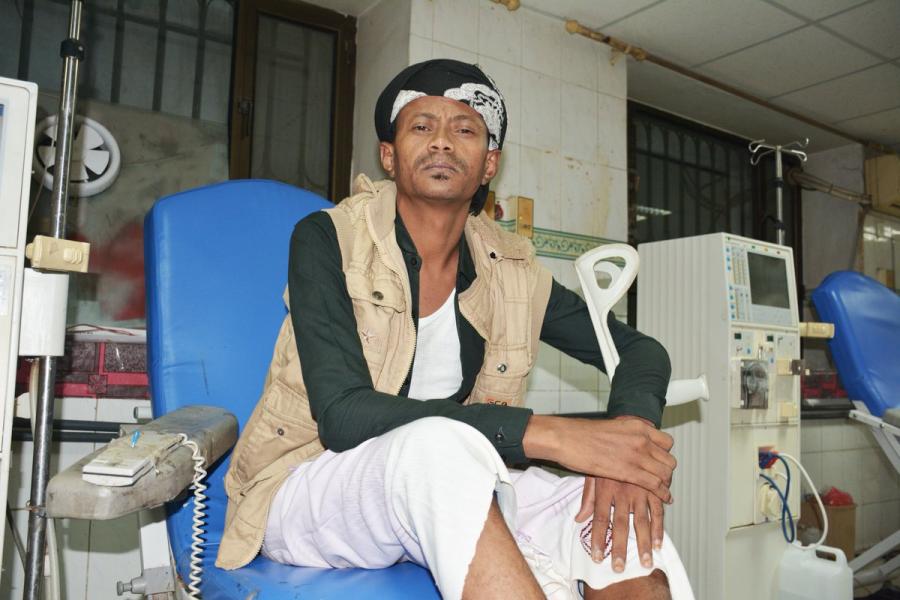Hamdan Ali injured his leg while fleeing the war in Al-Hudaydah